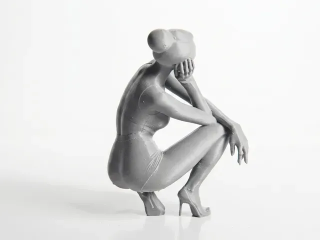 Elegant Female Figure Statue 3D Printable — Фото 4 из 5
