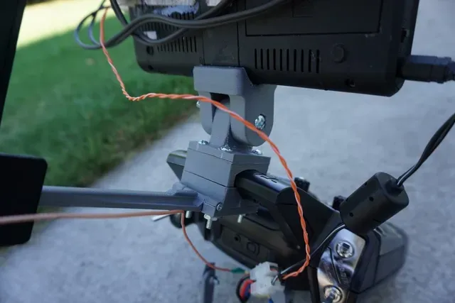 Turnigy 9XR FPV monitor folding mount — Фото 5 из 11