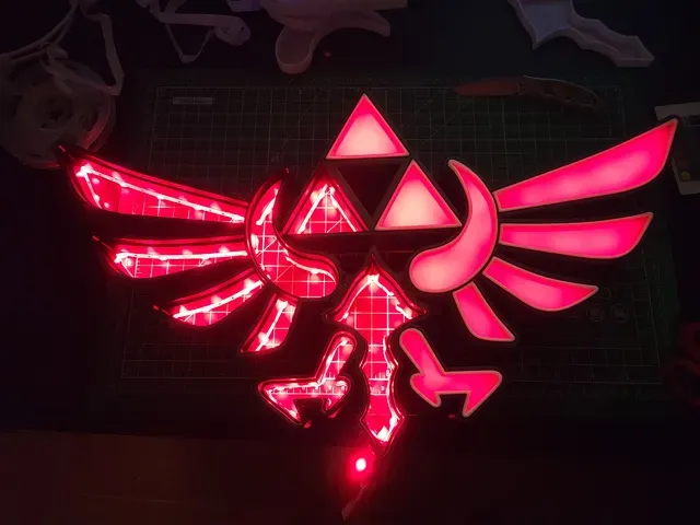 Legend Of Zelda Hyrule Royal Family Crest LED Lamp — Фото 7 из 12
