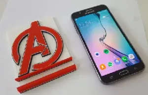 Soporte Celular con escudo de Avengers