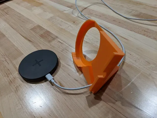 Minimal IKEA LIVBOJ wireless charger phone stand — Фото 8 из 9