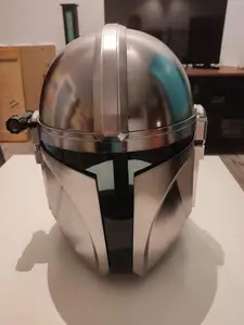 Mandalorian Helmet Display Stand - Beskar Bag Symbol Edition