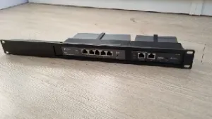 TP-Link ER605 OC200 19 inch rack mount