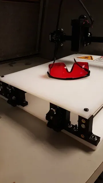 Project: Laserscythe - Another Open Source laser engraver using recycled doohickeys — Фото 2 из 40