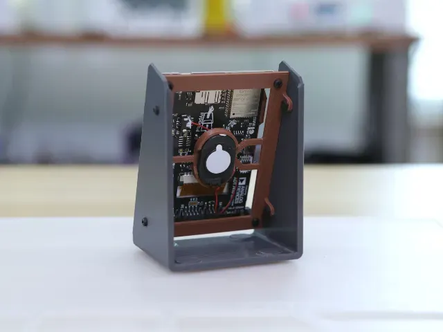 PyPortal Guitar Tuner — Image 5 of 6