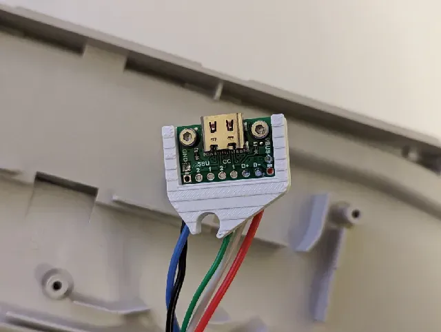 Realforce R2 PFU - Detachable USB-C Cable Mod — Image 3 of 6