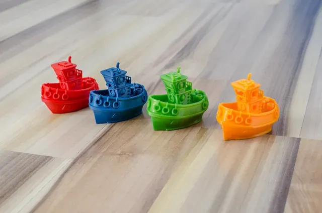 Little bathtub tug boat — Image 2 of 6