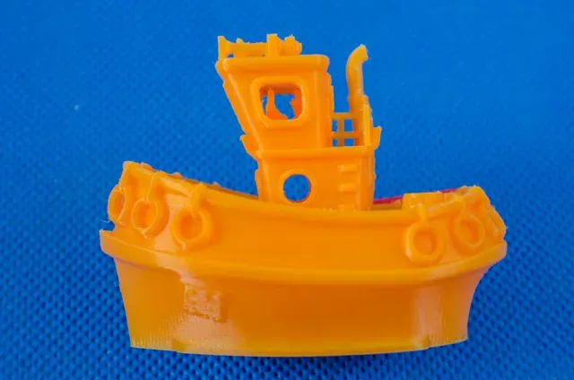 Little bathtub tug boat — Image 3 of 6