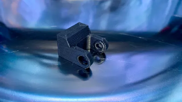 Mintion Beagle 1/4" Tripod Adapters — Image 4 of 7