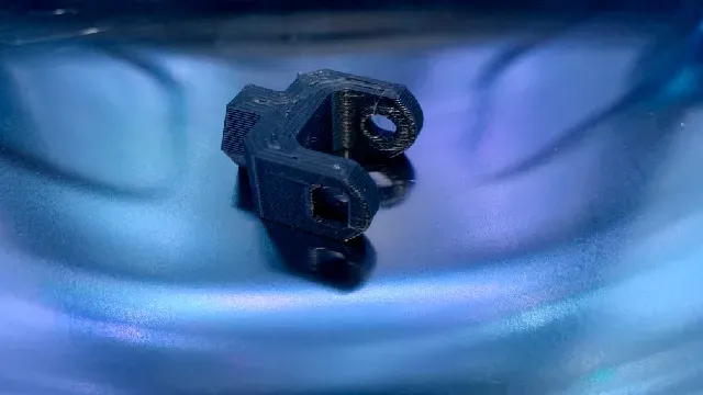 Mintion Beagle 1/4" Tripod Adapters — Image 2 of 7