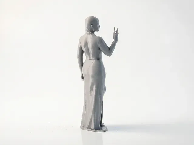 Selfie Baddie Female Figurine 3D Printable — Фото 4 из 5