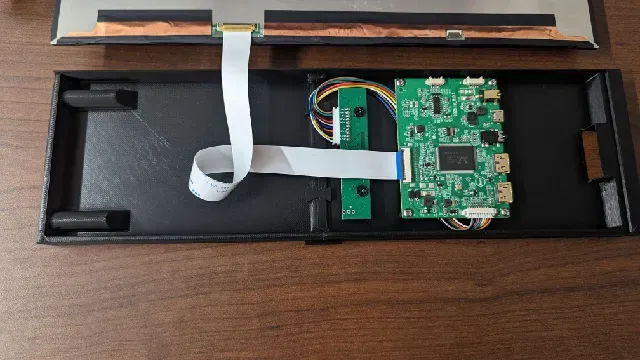 Hyte Y60 LCD Cover — Image 3 of 5