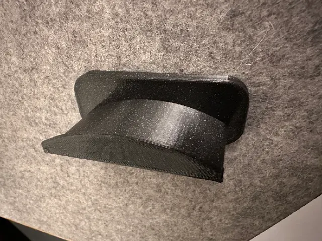 Magnetic headphone mount for Uplift desks and Bose headphones — Image 2 of 3