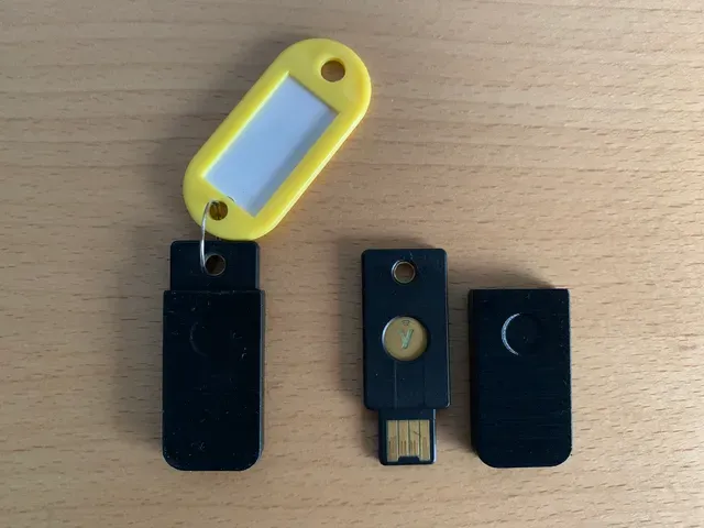 Yubikey 5 NFC and Yubikey 5C NFC Cap