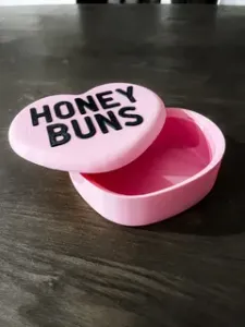 Large Heart Shaped Box with Magnetic Lid