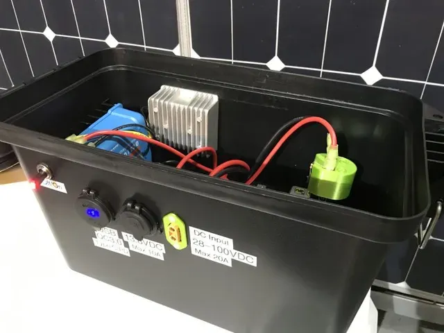 Ryobi One+ 18V Battery Charge Adapter for Solar / Powerstation — Фото 5 из 6