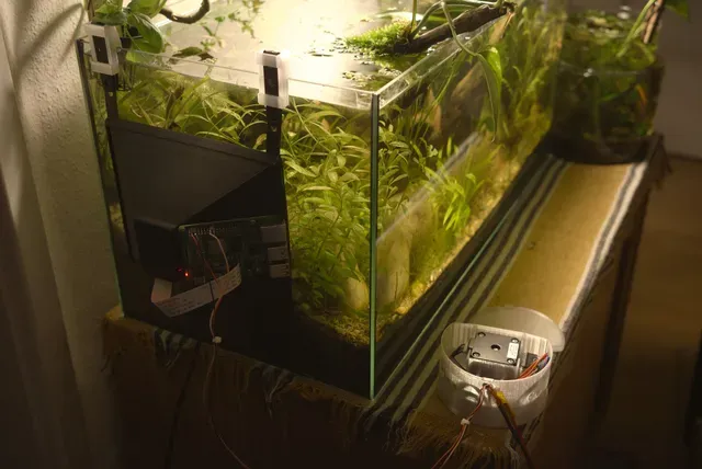 Fish feeder — Image 5 of 6