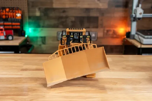 RC Dozer - DIY — Image 3 of 13