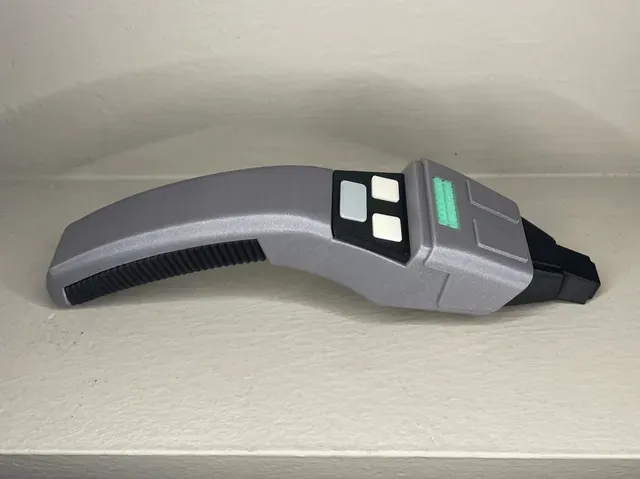 Star Trek 'Boomerang' Phaser — Image 7 of 7