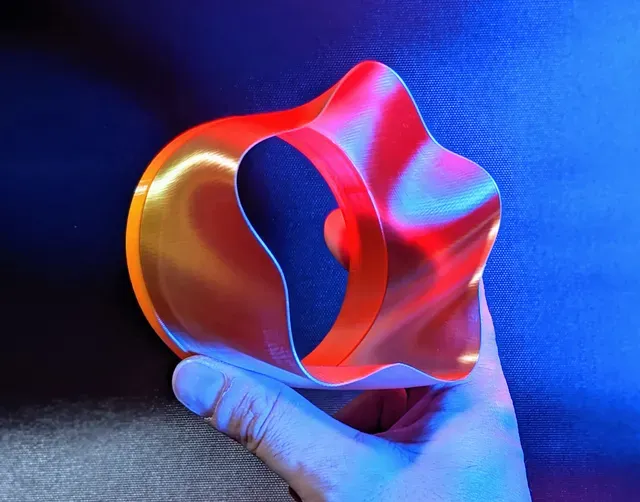 Hollow Flying Ring - Long Distance Spiral Toy — Фото 3 из 5