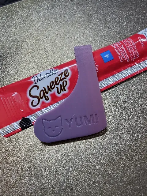 Yum Squeezer - Treat Tube Helper!