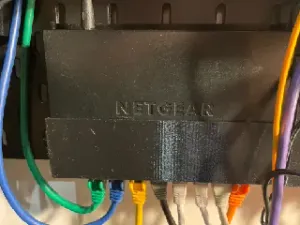 Ikea Skadis - Netgear Switch 8 port Unmanaged Gs308