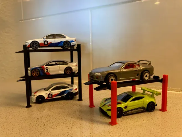 Hot Wheels Diecast 1:64 Scale 4-Post Car Lift Display (No glue) — Фото 10 из 12