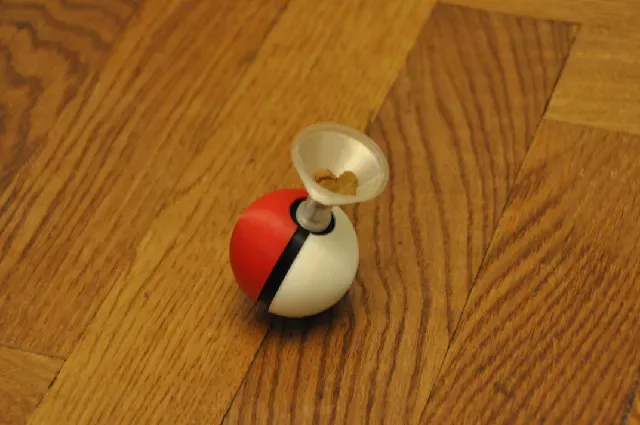 Pokeball treat toy for cats — Image 7 of 8