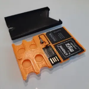 SD and MicroSD card case w/USB reader