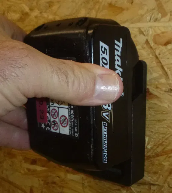 WALL MOUNT FOR MAKITA 18V BL BATTERY / AKKU WANDHALTERUNG WALL FIX — Фото 8 из 13