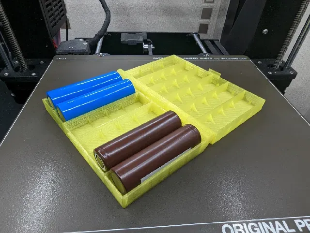 Print-in-Place Hinged 18650 Battery Case