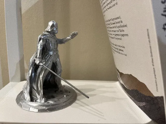 Low-Poly Darth Vader book stand / book end — Фото 2 из 3