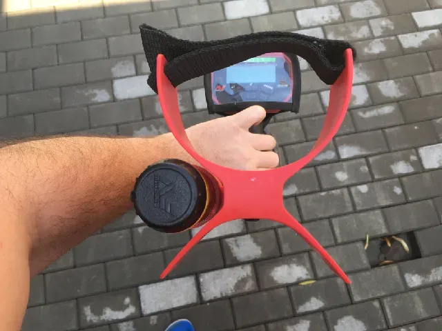 Holder for metal detector — Image 2 of 3
