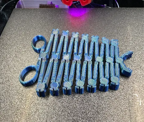 Wide Scissor Snake