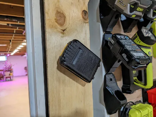 DeWalt Battery Holder — Фото 3 из 3