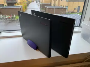 Simple laptop stand