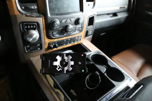 Samsung Galaxy S10 car mount — Фото 6 из 6