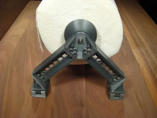 Vintage Iron Work Inspired Paper-Towel Holder — Фото 9 из 22