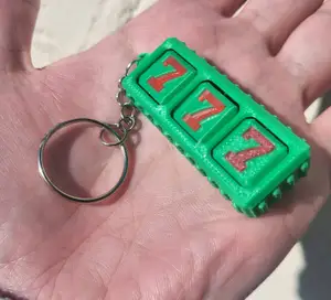 Slot Machine Keychain Fidget Toy – Rotating Cubes Lucky Charm Keyring