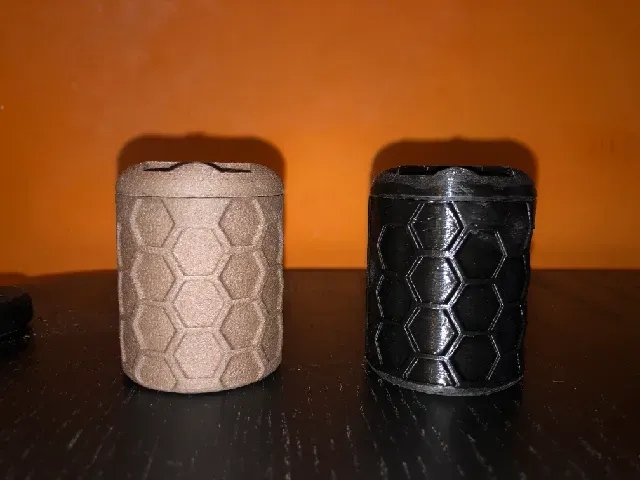 Honey Comb Threaded Container