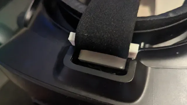 VR helmet (Valve Index) repair head strap hook up — Image 4 of 11