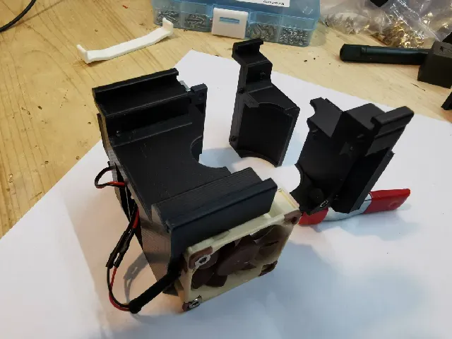 Anycubic i3 mega Hotend fan box (also Mega-S, Mega-X, Full Metal, BLTouch & E3DV6 versions) — Image 13 of 30