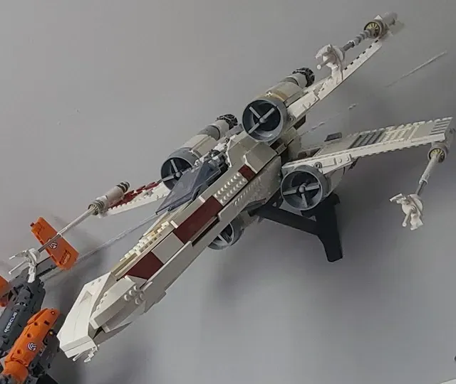 LEGO Star Wars 75355 UCS X-Wing Wall Mount — Фото 2 из 4