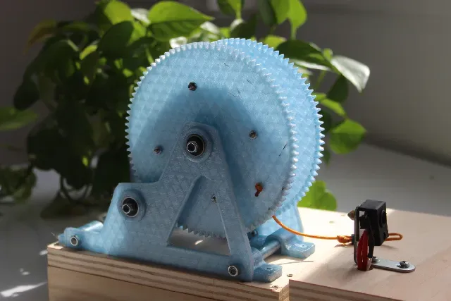 Machine to convert PET plastic bottles into filament for 3D printers — Фото 3 из 15