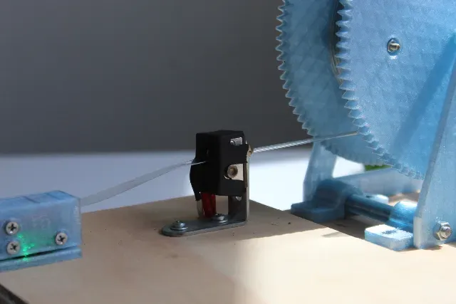 Machine to convert PET plastic bottles into filament for 3D printers — Фото 11 из 15