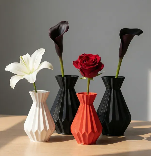 "KAMI" - Minimalistic Origami Vase