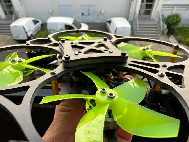 The PickleWhoop V2 (25) : cinematic whoop frame — Фото 4 из 15