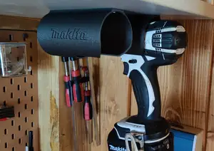 Simple, Easy To Print Cordless Drill Mount (Makita Edition)