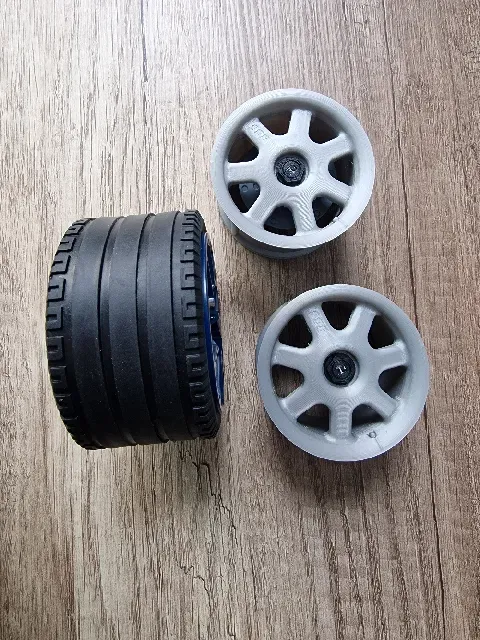 Lego technic Bugatti EB110 wheel V2 — Image 5 of 11