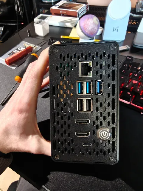 North Pi Case - with rear IO adapter and NVMe SSD for Raspberry Pi 4B — Фото 6 из 10